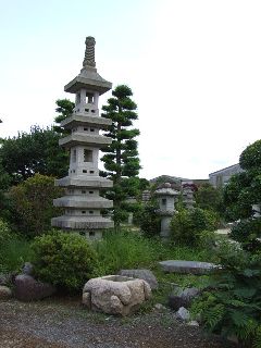 海山塔の画像です。本画像をクリックすると詳細画像が別画面で開きます。 海山塔